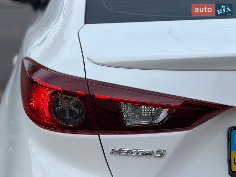 Седан Mazda 3 2014 в Виннице
