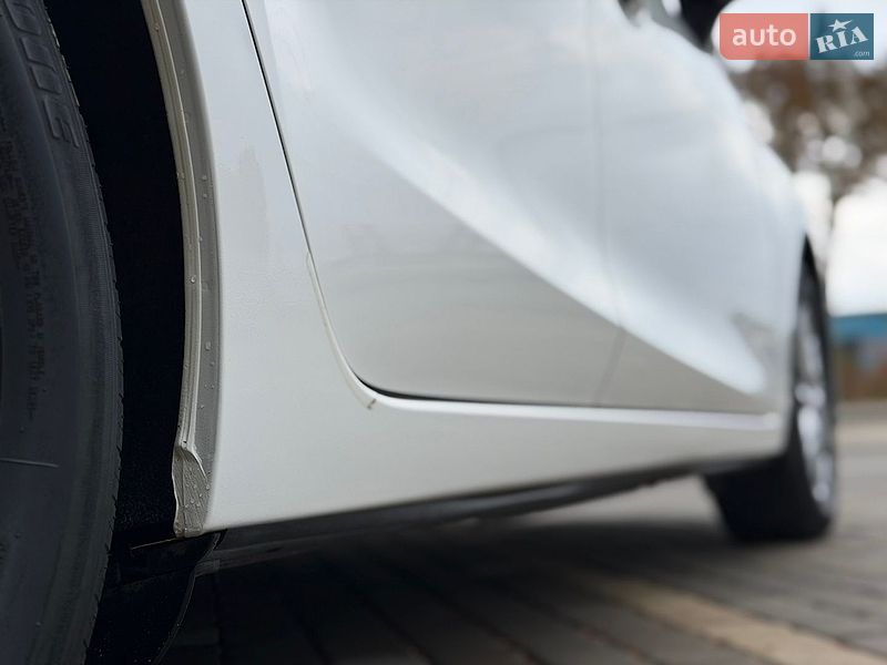 Седан Mazda 3 2014 в Виннице