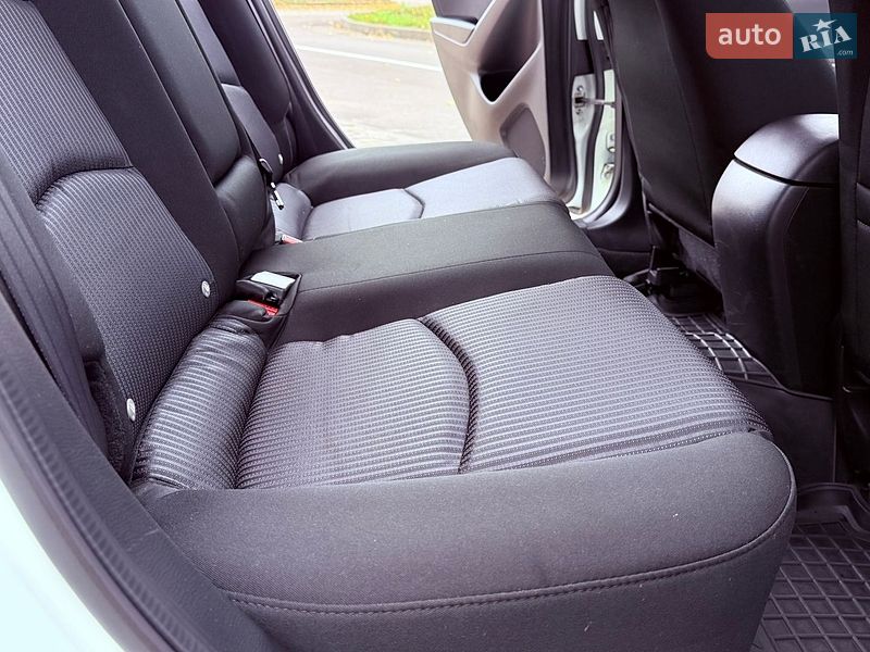 Седан Mazda 3 2014 в Виннице