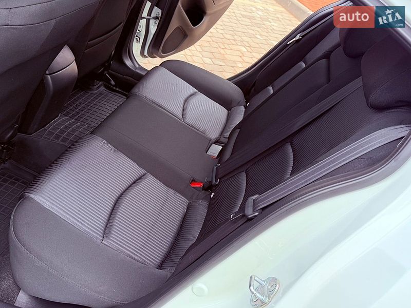 Седан Mazda 3 2014 в Виннице