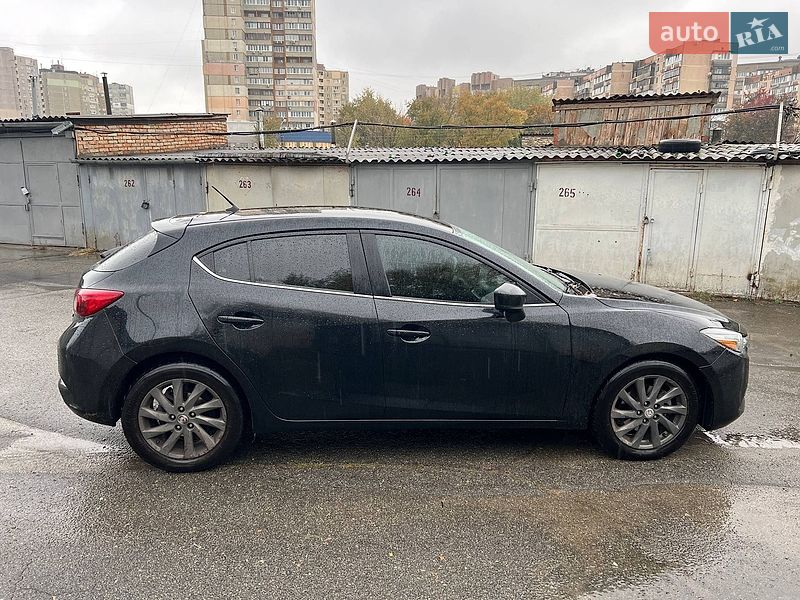 Хэтчбек Mazda 3 2018 в Киеве