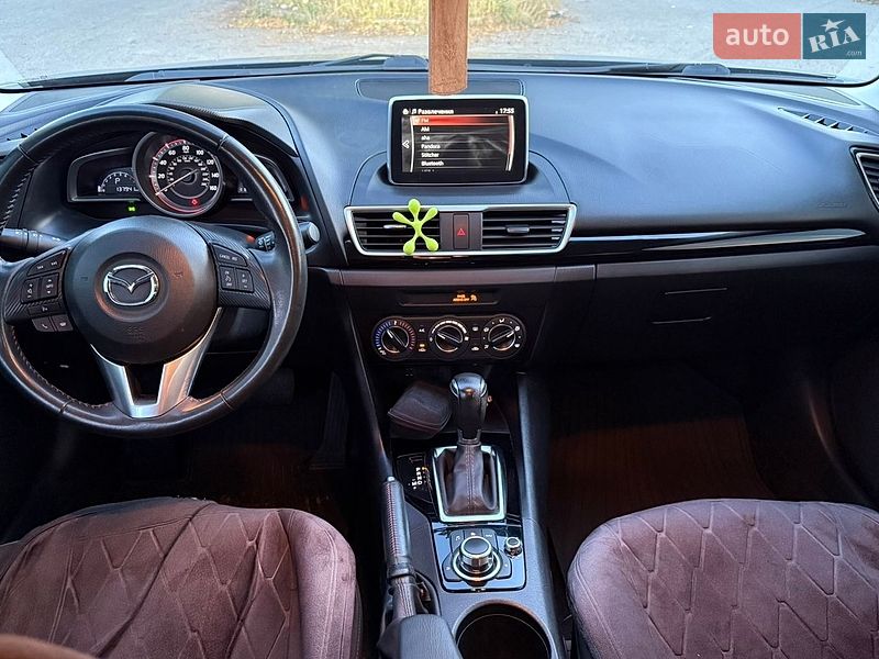 Хэтчбек Mazda 3 2015 в Полтаве