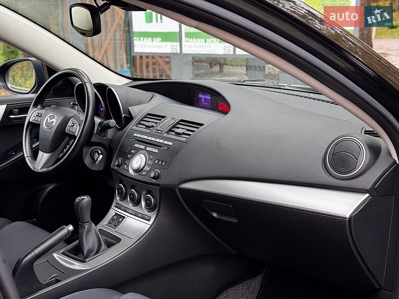 Хэтчбек Mazda 3 2010 в Виннице