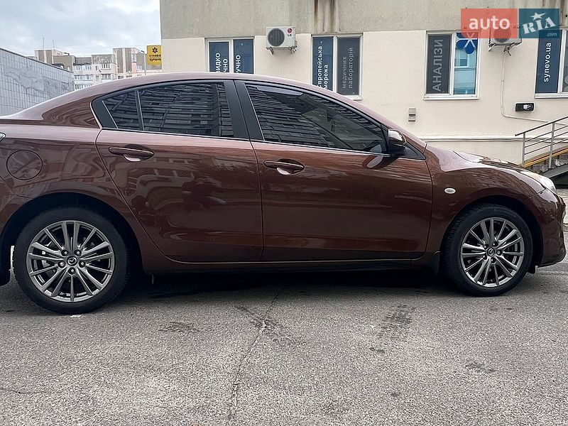 Седан Mazda 3 2012 в Києві
