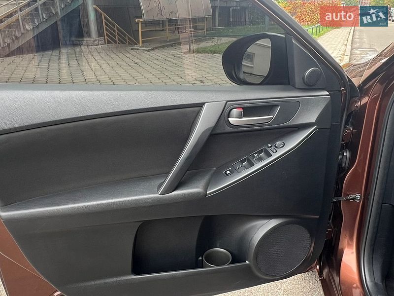 Седан Mazda 3 2012 в Києві