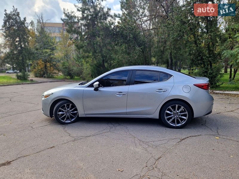 Седан Mazda 3 2017 в Миколаєві