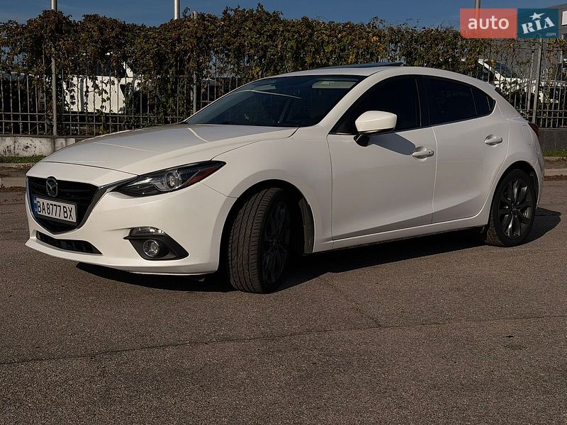 Хетчбек Mazda 3 2015 в Кропивницькому