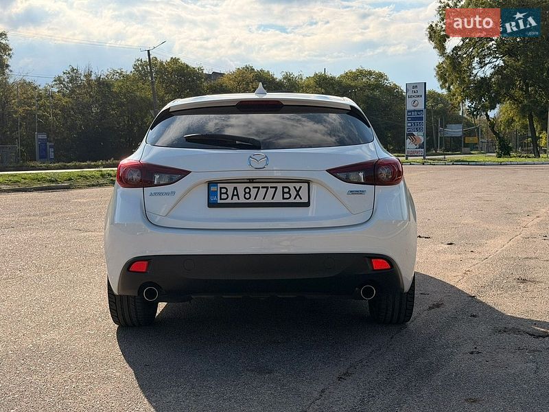 Хетчбек Mazda 3 2015 в Кропивницькому