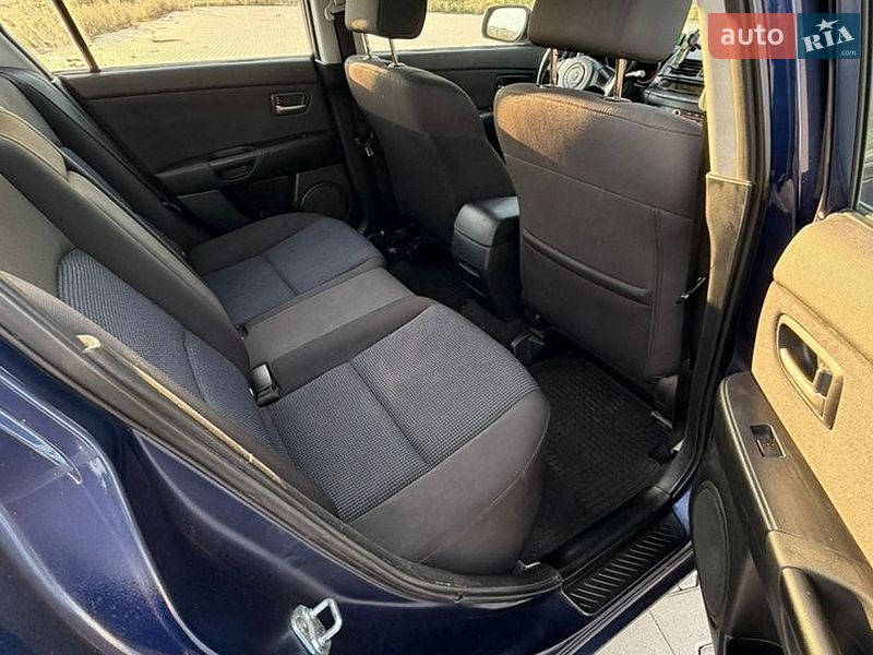 Седан Mazda 3 2005 в Чернівцях