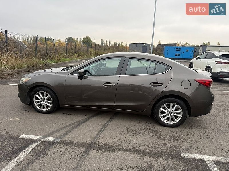 Седан Mazda 3 2016 в Боярці