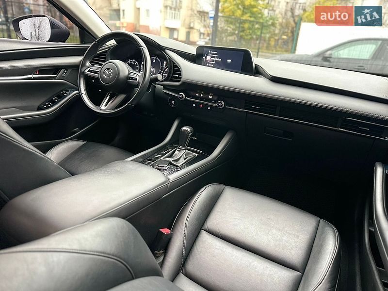 Седан Mazda 3 2019 в Ивано-Франковске