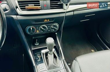 Седан Mazda 3 2016 в Вишгороді
