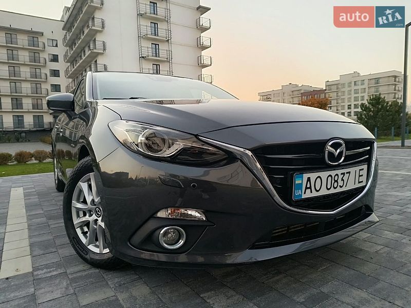 Хетчбек Mazda 3 2015 в Мукачевому