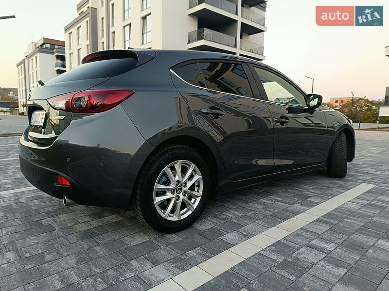 Хетчбек Mazda 3 2015 в Мукачевому