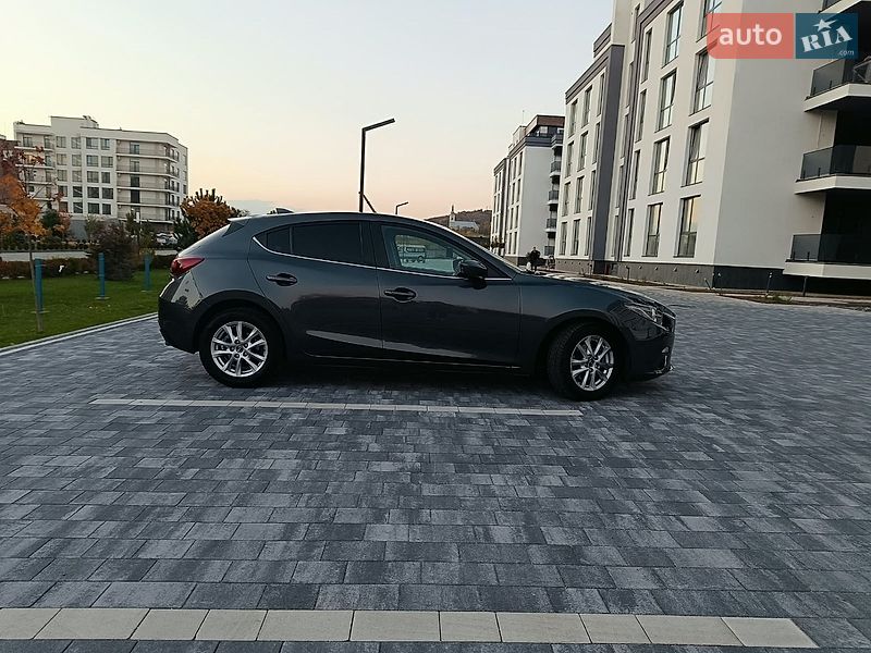 Хетчбек Mazda 3 2015 в Мукачевому
