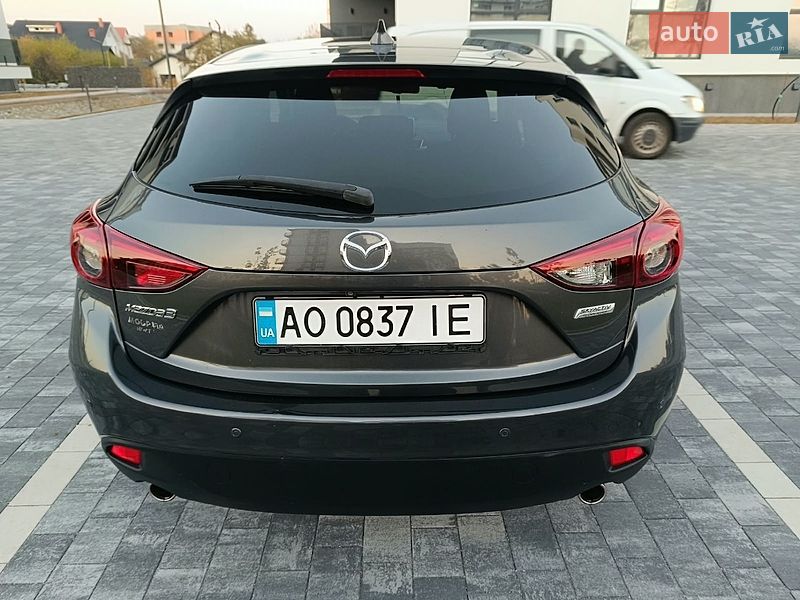 Хетчбек Mazda 3 2015 в Мукачевому