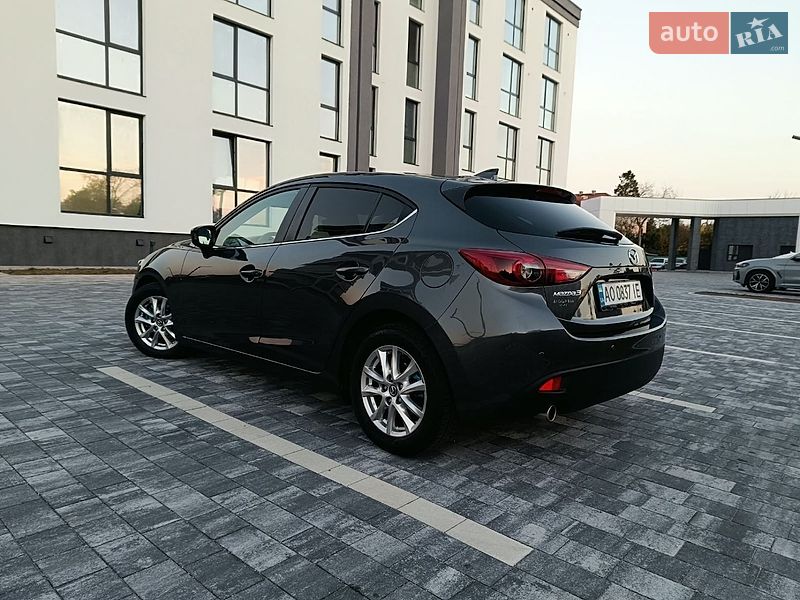 Хетчбек Mazda 3 2015 в Мукачевому