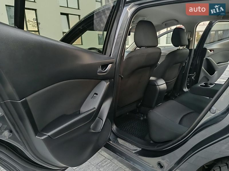 Хетчбек Mazda 3 2015 в Мукачевому