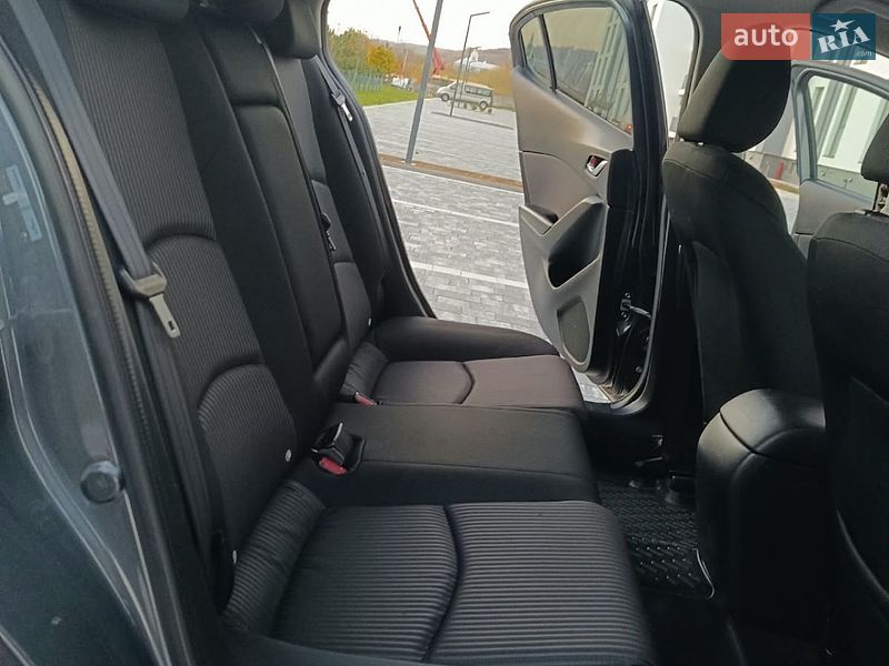 Хетчбек Mazda 3 2015 в Мукачевому