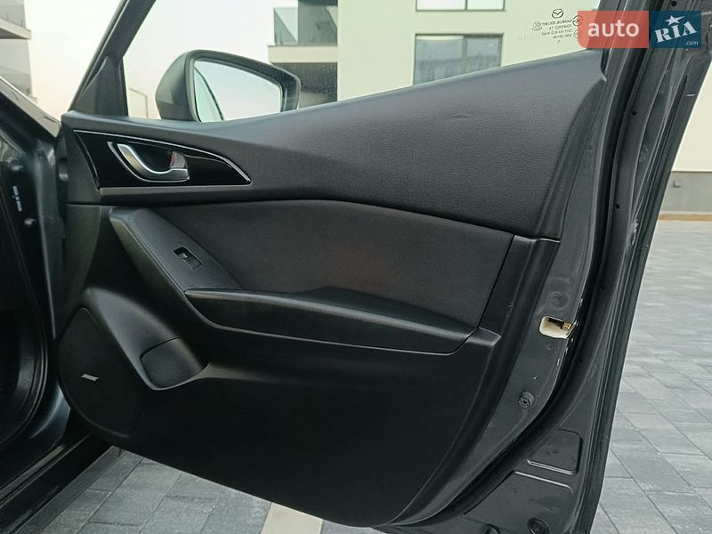 Хетчбек Mazda 3 2015 в Мукачевому