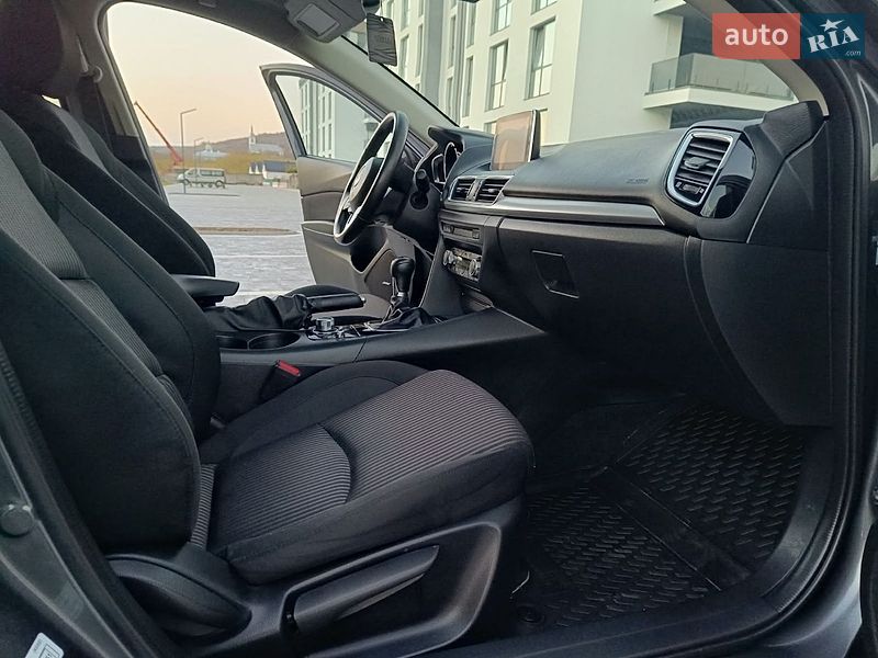 Хетчбек Mazda 3 2015 в Мукачевому