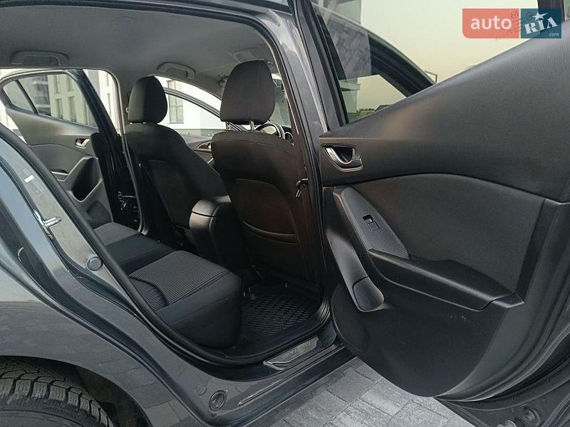 Хетчбек Mazda 3 2015 в Мукачевому