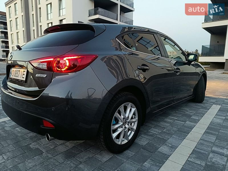 Хетчбек Mazda 3 2015 в Мукачевому