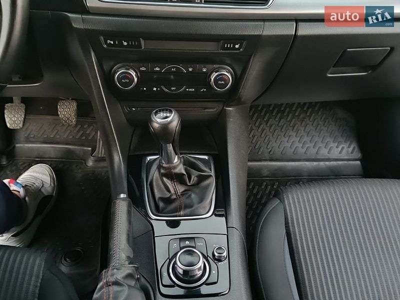 Хетчбек Mazda 3 2015 в Мукачевому
