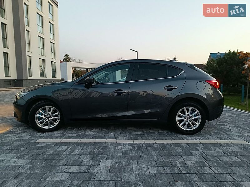 Хетчбек Mazda 3 2015 в Мукачевому