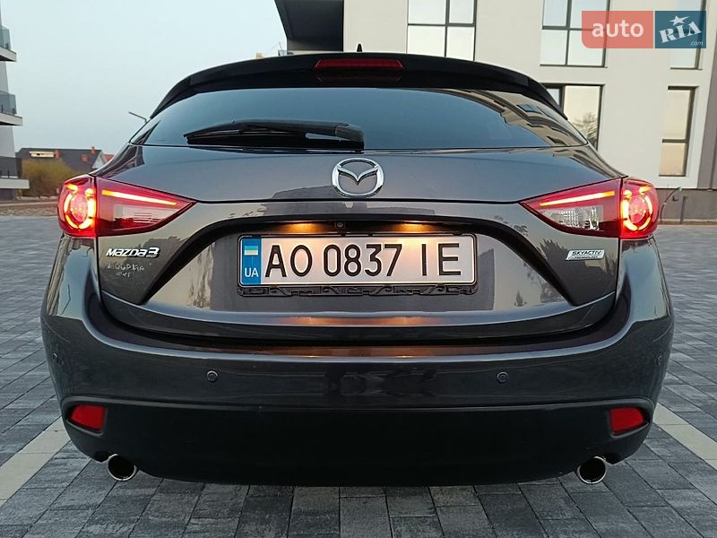 Хетчбек Mazda 3 2015 в Мукачевому