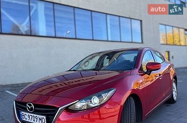 Седан Mazda 3 2014 в Стрию