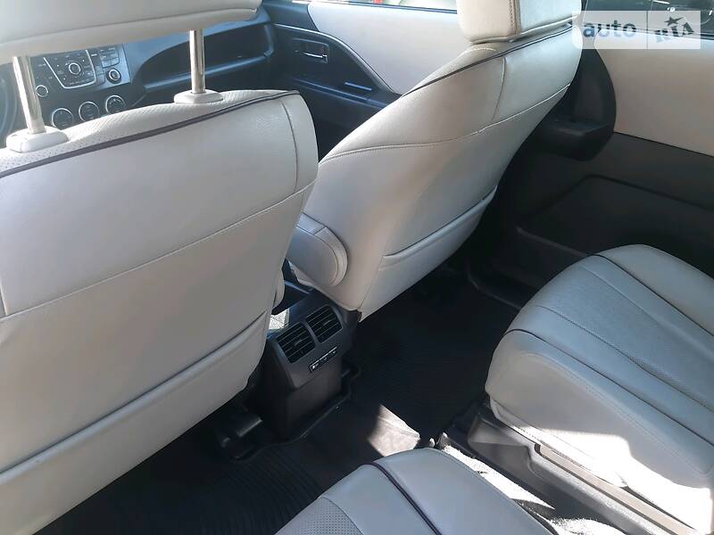 Универсал Mazda 5 2013 в Киеве