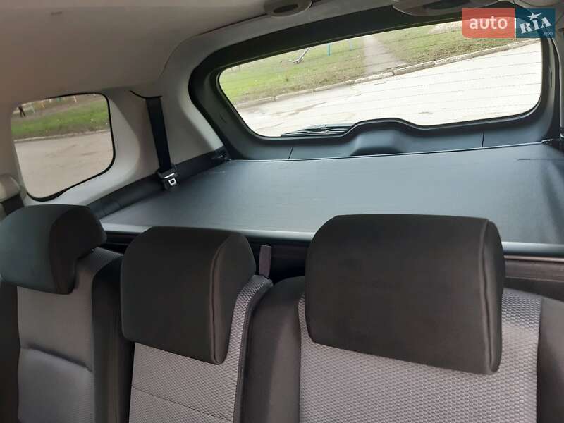 Минивэн Mazda 5 2007 в Ивано-Франковске