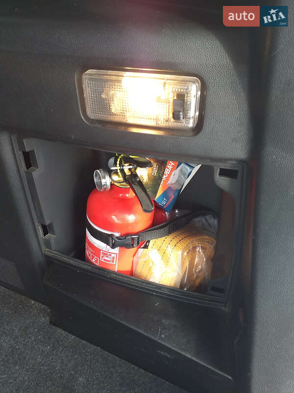 Минивэн Mazda 5 2012 в Ужгороде