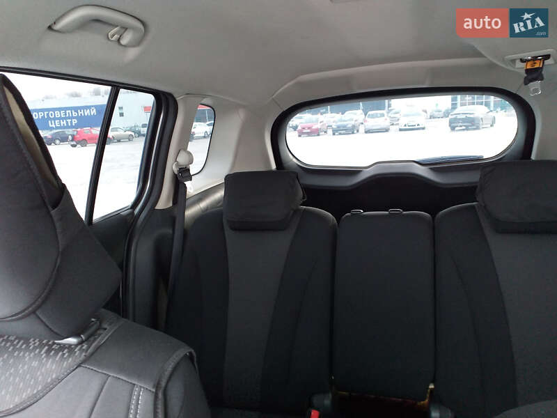 Минивэн Mazda 5 2012 в Ужгороде