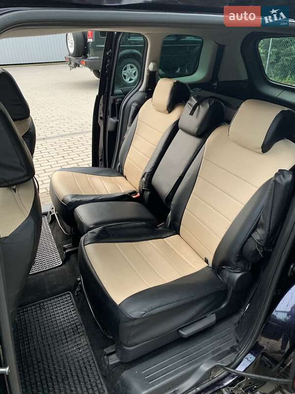 Мінівен Mazda 5 2008 в Хмільнику