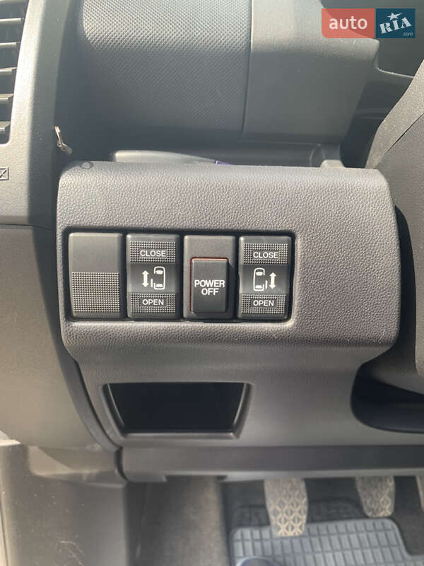 Мінівен Mazda 5 2010 в Тячеві