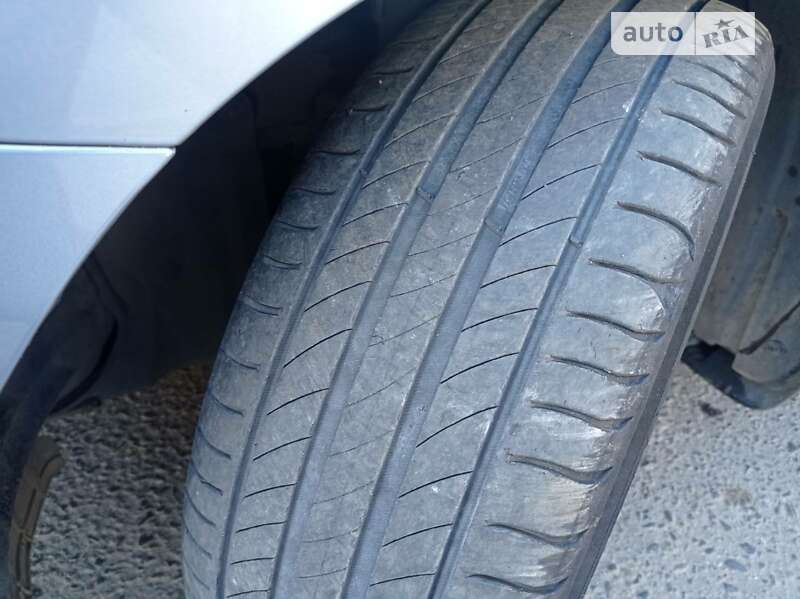 Мінівен Mazda 5 2011 в Чернівцях фото 24 Мінівен Mazda 5 2011 в Чернівцях