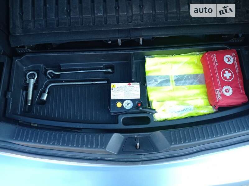 Мінівен Mazda 5 2011 в Чернівцях фото 32 Мінівен Mazda 5 2011 в Чернівцях