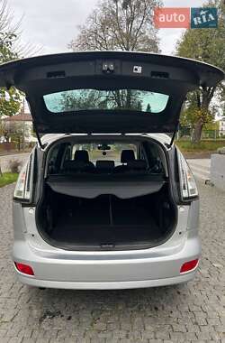 Мінівен Mazda 5 2010 в Чернівцях