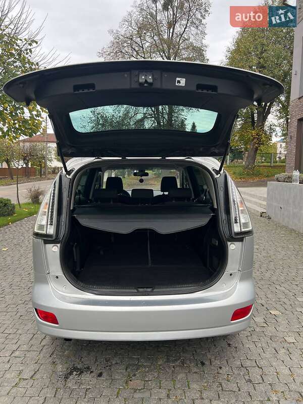 Минивэн Mazda 5 2010 в Черновцах