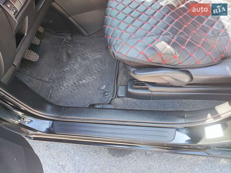 Мінівен Mazda 5 2011 в Житомирі