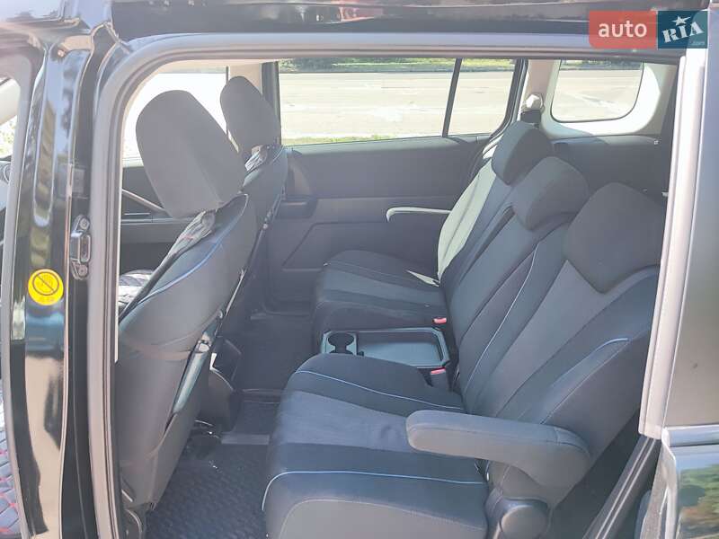 Мінівен Mazda 5 2011 в Житомирі