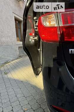 Минивэн Mazda 5 2011 в 