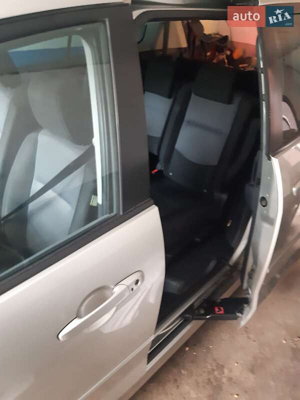Мінівен Mazda 5 2006 в Вараші фото 11 Мінівен Mazda 5 2006 в Вараші