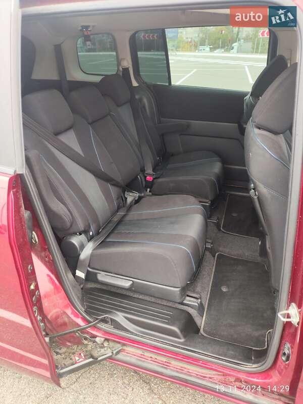 Минивэн Mazda 5 2011 в Киеве