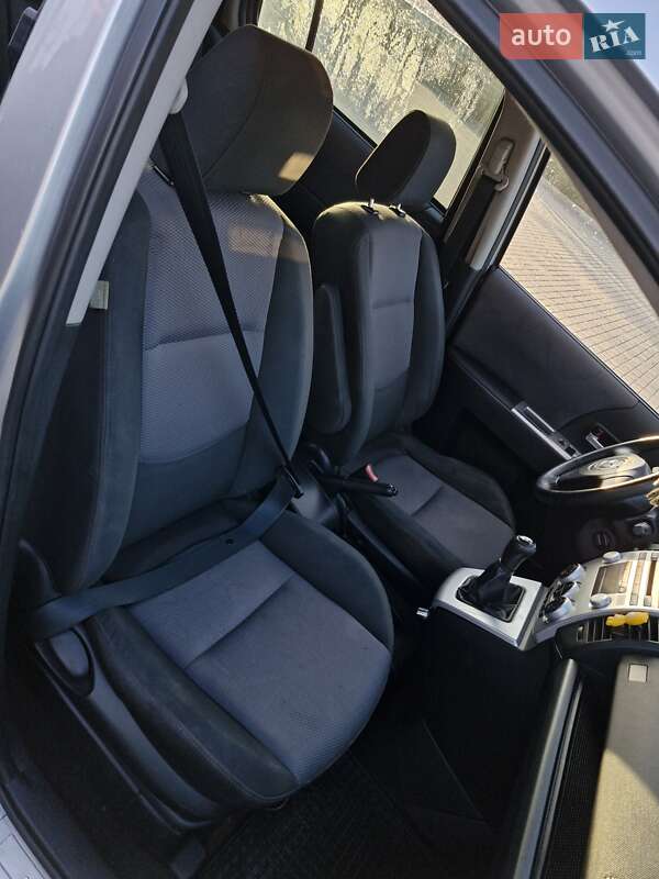 Минивэн Mazda 5 2006 в Ходорове