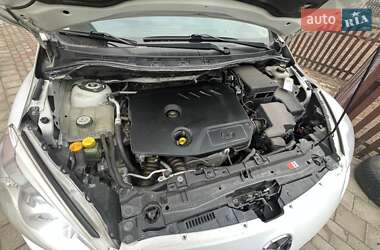 Минивэн Mazda 5 2011 в 