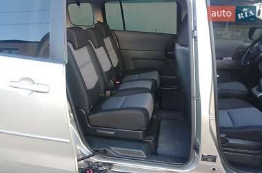 Минивэн Mazda 5 2005 в 