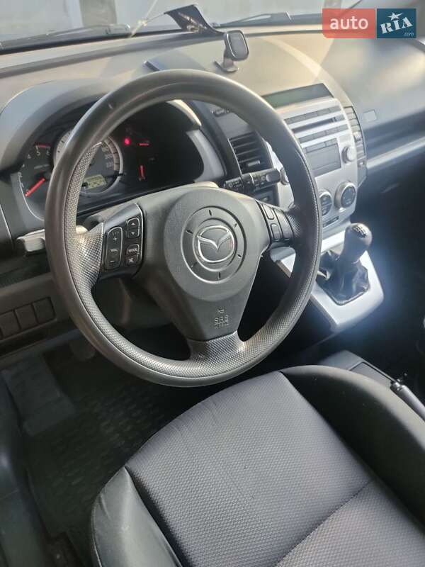 Минивэн Mazda 5 2006 в Киеве